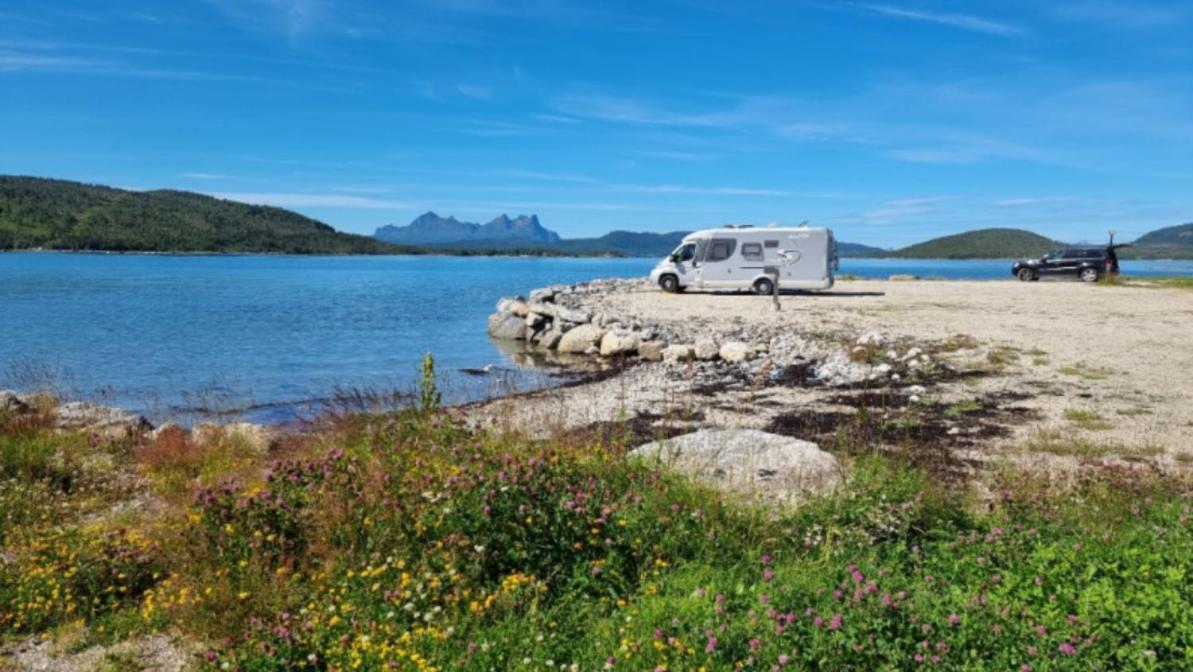 Ulvsvag Gjestgiveri Og Fjordcamping As Exteriér fotografie