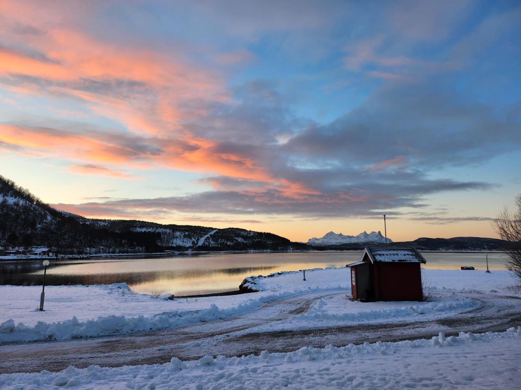 Ulvsvag Gjestgiveri Og Fjordcamping As Exteriér fotografie