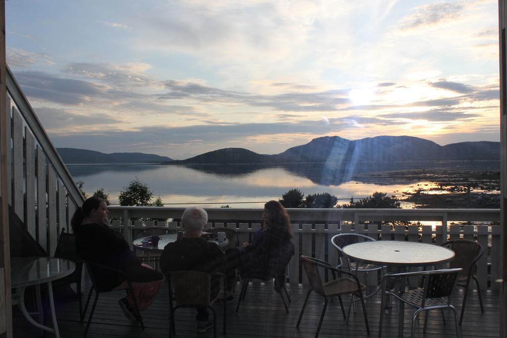 Ulvsvag Gjestgiveri Og Fjordcamping As Exteriér fotografie
